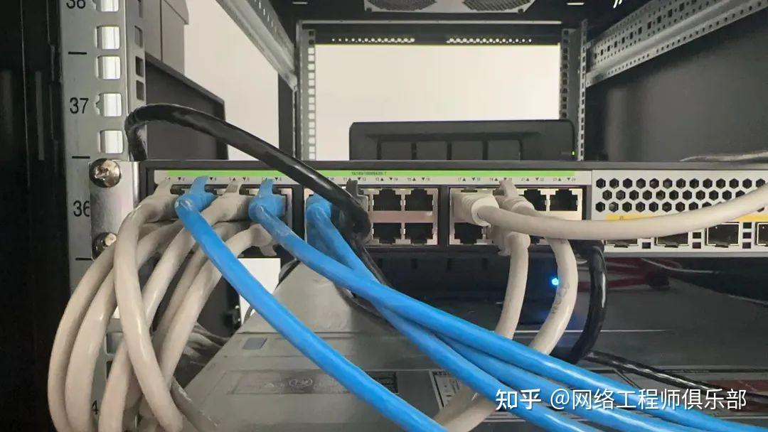VLAN划分到底按部门还是按业务啊?错一步就难管控!